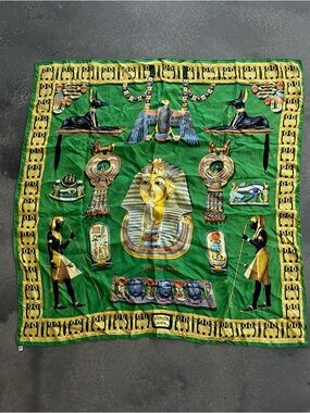 Vintage Hermès Green Silk Tutankhamun Scarf Carré 90 35”x34”
(Abr A-2)